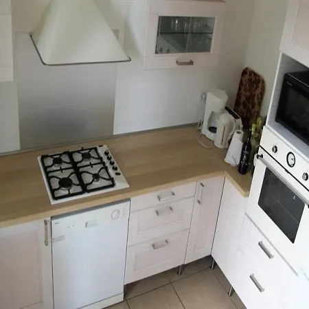 House - Quartier Abatilles - Proche Parc Pereire, Commerces De Proximite Et Plage - Maison 3 Chambres - 6 Personnes. * Arcachon